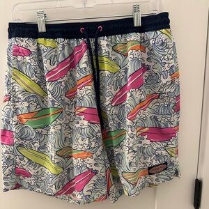 Men’s Vineyard Vines drawstring lined surfboard swim trunks
